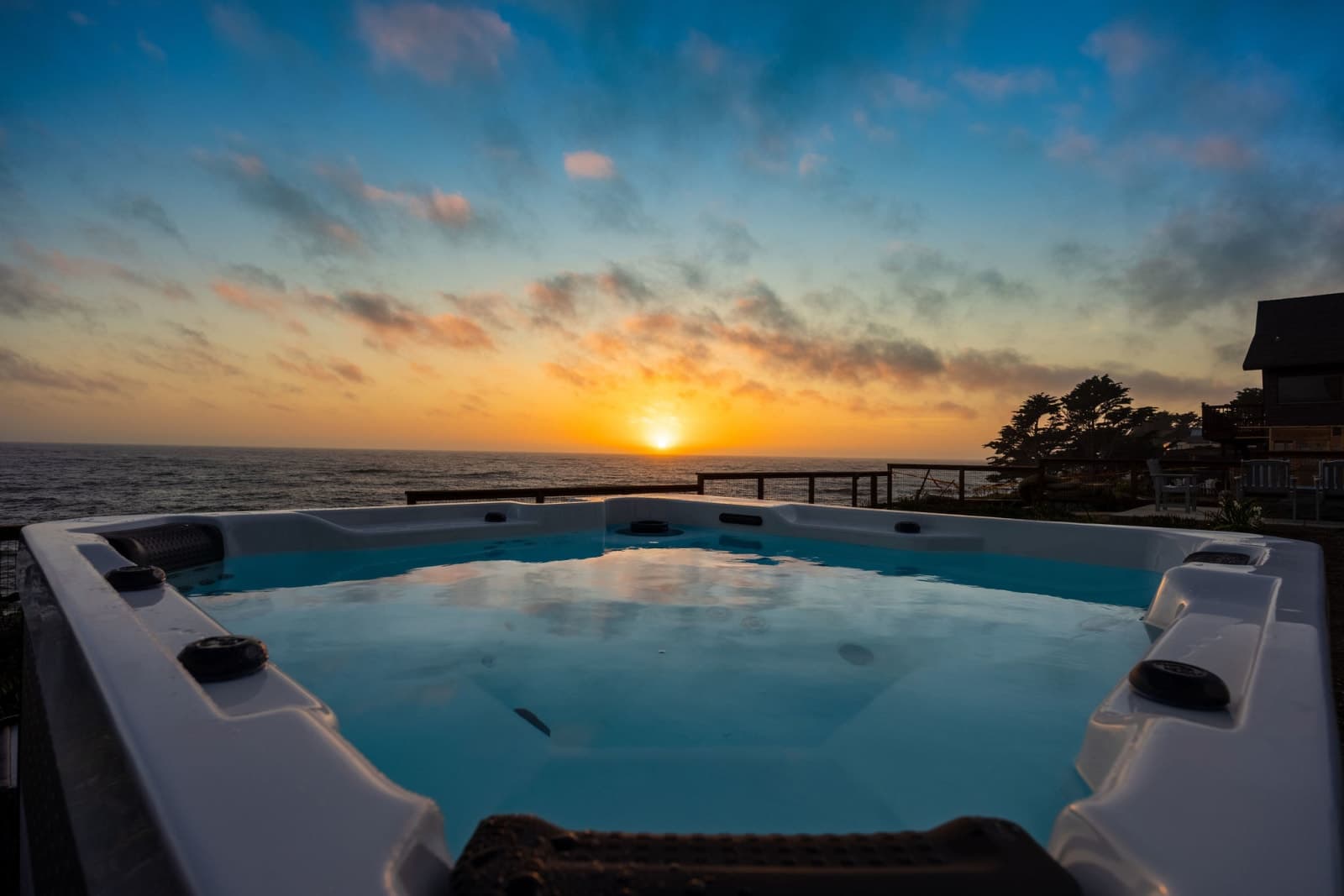 Luxury Oceanfront Retreat w/ Hot Tub, Fire Table & Pacific Views near S.F.