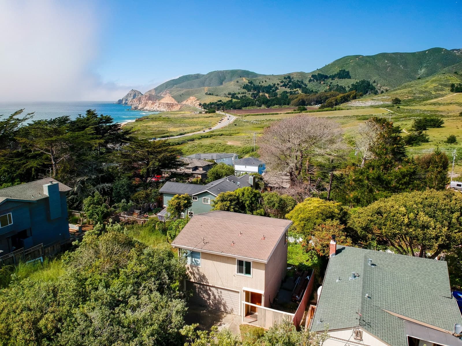 Stunning Oceanview Coastal Home – Beach, Trails, Family Activities