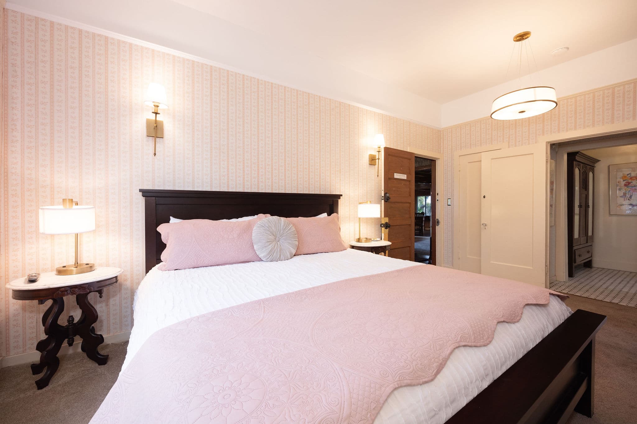 Bordeaux Rose Suite
